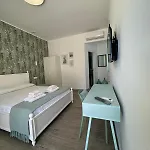Molo '93 - Roomsandsea 3*