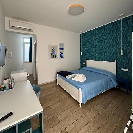 Πανσιόν Molo '93 - Roomsandsea