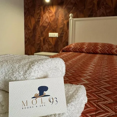 Gasthuis Molo '93 - Roomsandsea Belvedere Marittimo